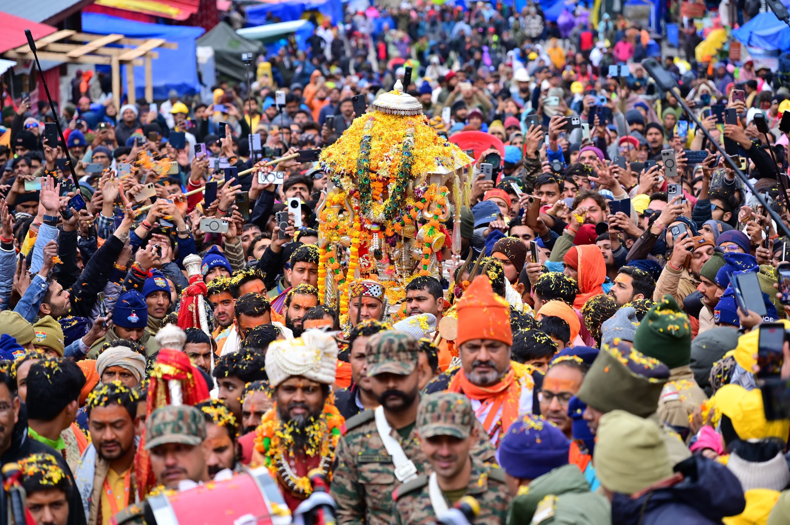 केदार घाटी में आकर अभिभूत हो रहे श्रद्धालु
