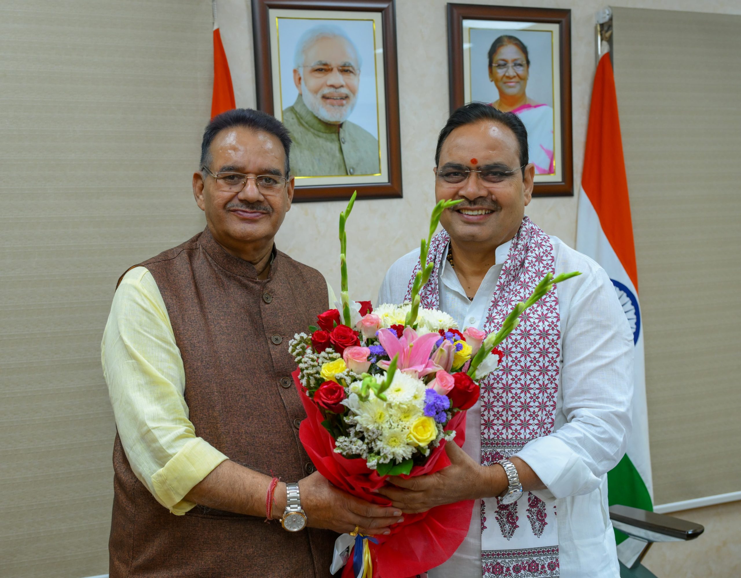 कृषि मंत्री गणेश जोशी ने की जयपुर में राजस्थान के मुख्यमंत्री भजनलाल शर्मा से शिष्टाचार भेंट 26 कृषि मंत्री गणेश जोशी ने की जयपुर में राजस्थान के मुख्यमंत्री भजनलाल शर्मा से शिष्टाचार भेंट