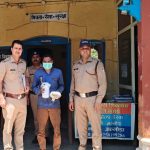 चोरी की वारदात का पुलिस ने किया खुलासा, शोरूम का डेंटर ही निकला चोर