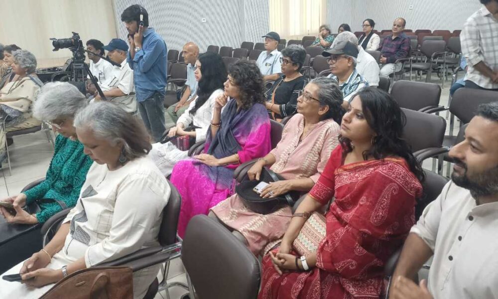 दून पुस्तकालय में आयोजित हुई कर्नाटक संगीत की एक शाम