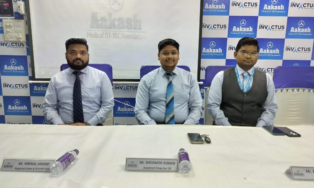 आकाश एजुकेशनल सर्विसेज़ देहरादून के सारांश मित्तल ने NEET 2025 में चमकाया नाम