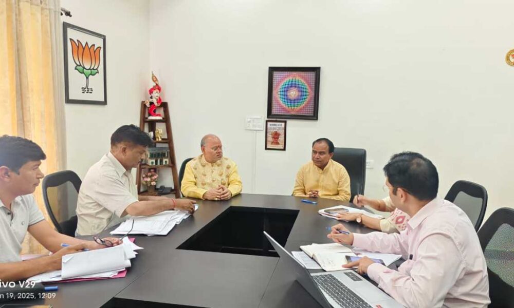 बॉन्ड का उल्लंघन करने वाले डॉक्टरों पर होगी कार्रवाईः डॉ. धन सिंह रावत 66 बॉन्ड का उल्लंघन करने वाले डॉक्टरों पर होगी कार्रवाईः डॉ. धन सिंह रावत