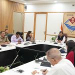 मुख्य सचिव आनन्द बर्द्धन की अध्यक्षता में वाइब्रेंट विलेज योजना से सम्बन्धित बैठक आयोजित हुई