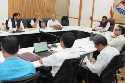 मुख्य सचिव आनन्द बर्द्धन ने बाकी बचे 36 विभागों की समीक्षा