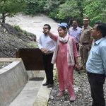 नीरगढ़, शिवपुरी रेंज नरेंद्रनगर में जिलाधिकारी ने किया स्थलीय निरीक्षण