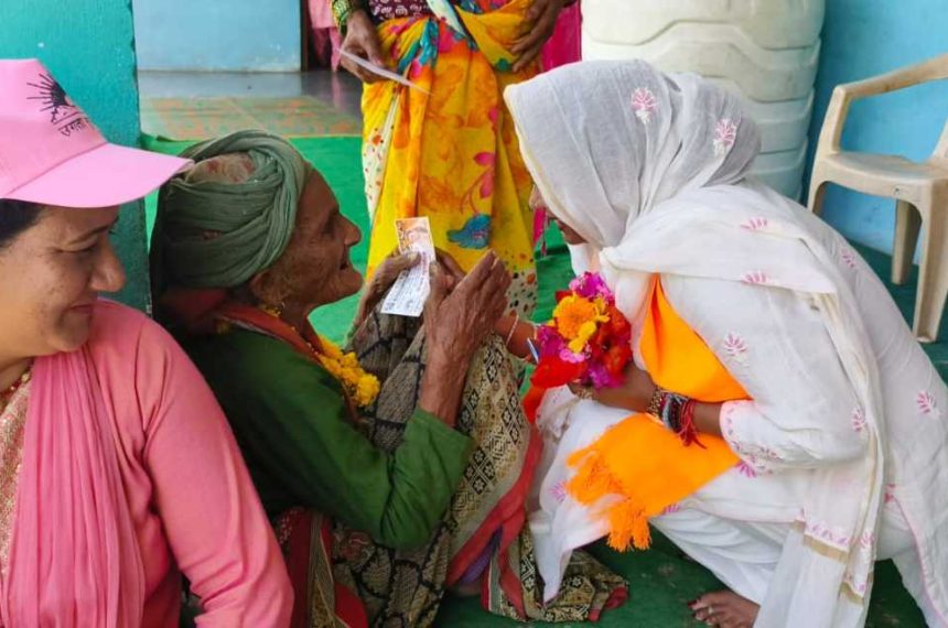 जिला पंचायत सदस्य प्रत्याशी कंचन गुनसोला ने अपना चुनाव प्रचार किया तेज