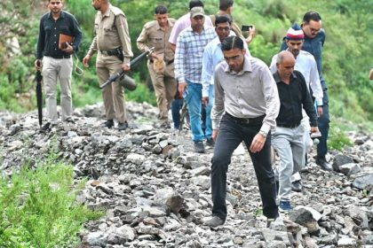 डीएम ने किया कमिटमेंट पूरा; फंड जारी; युद्धस्तर पर कार्य करने के एजेंसियों को निर्देश