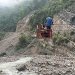 जौनपुर ब्लॉक के चिफल्डी गदेरे पर ट्रॉली लगाने का कार्य पूर्ण