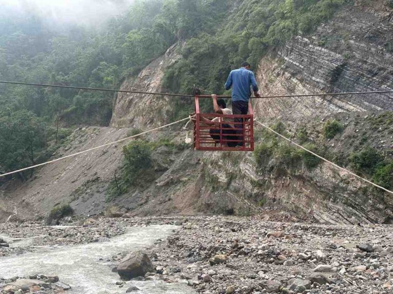 d5a4aa04-7803-4b21-a2dc-4590d4416668