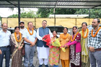 कैबिनेट मंत्री से मिले त्रिस्तरीय पंचायत चुनावों में विजयी जनप्रतिनिधि