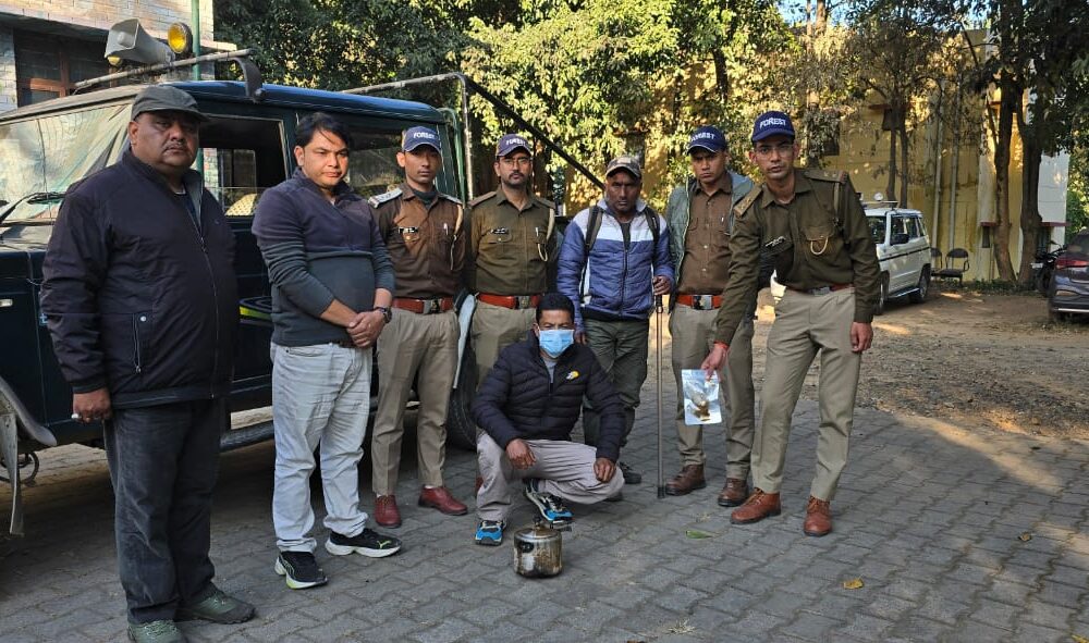 हिमालयन घुरल का अवैध शिकार करने वाले को पकड़ा