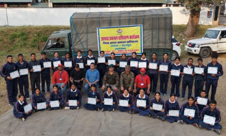 एनसीसी कैडेट्स को आपदा प्रबंधन के सम्बन्ध में दिया प्रशिक्षण